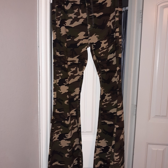 Bell bottom Camo pants stretchy material. - Picture 2 of 4